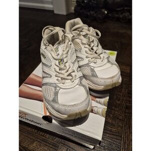 Avia Womens Size 7 White Silver Avi-Motion Arch rocker Flex Plus Walking‎ Shoes